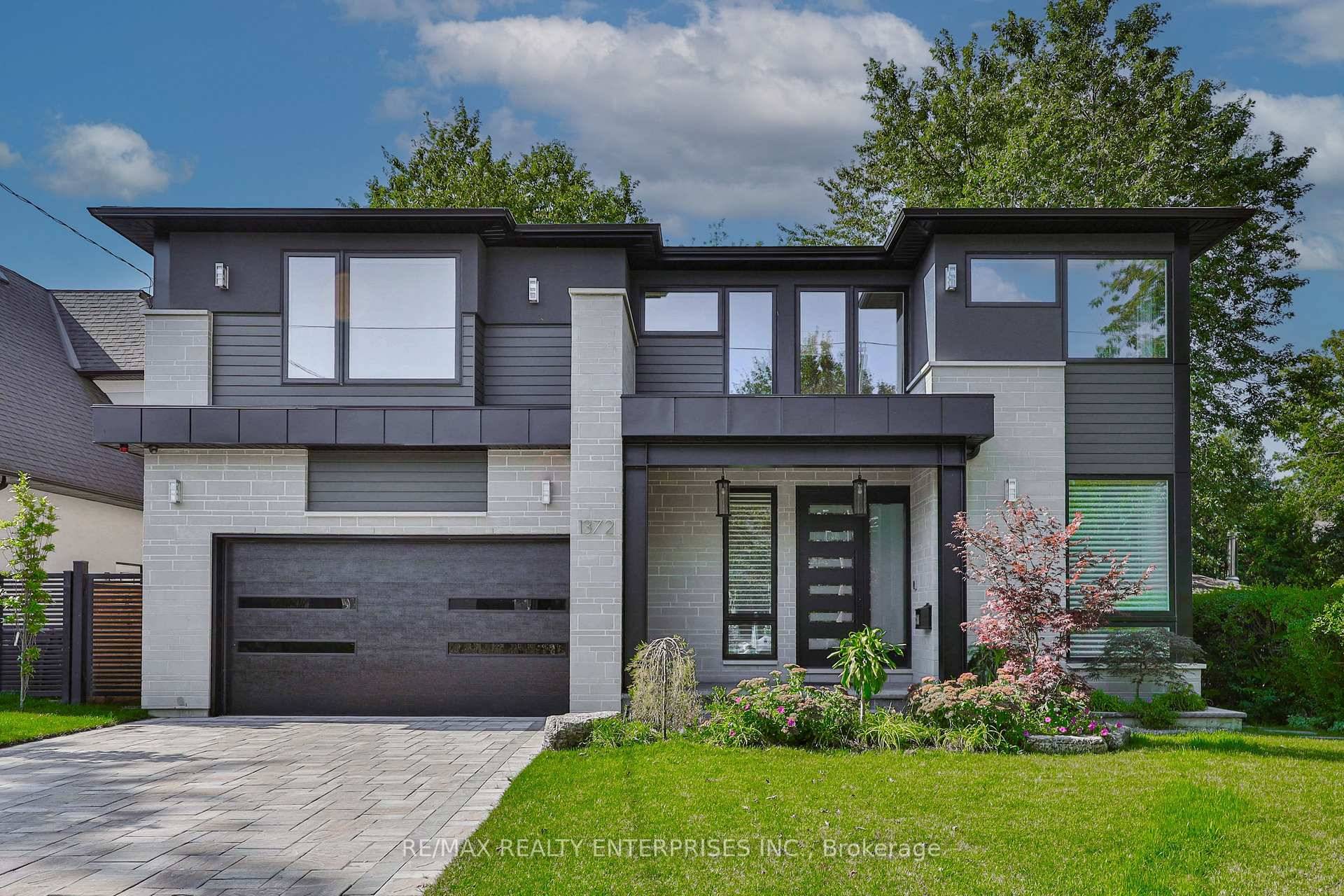 An Extraordinary Custom Built Home In The Prestigious Mineola Community, This Residence Offers Timeless Elegance Blended With Modern Sophistication.