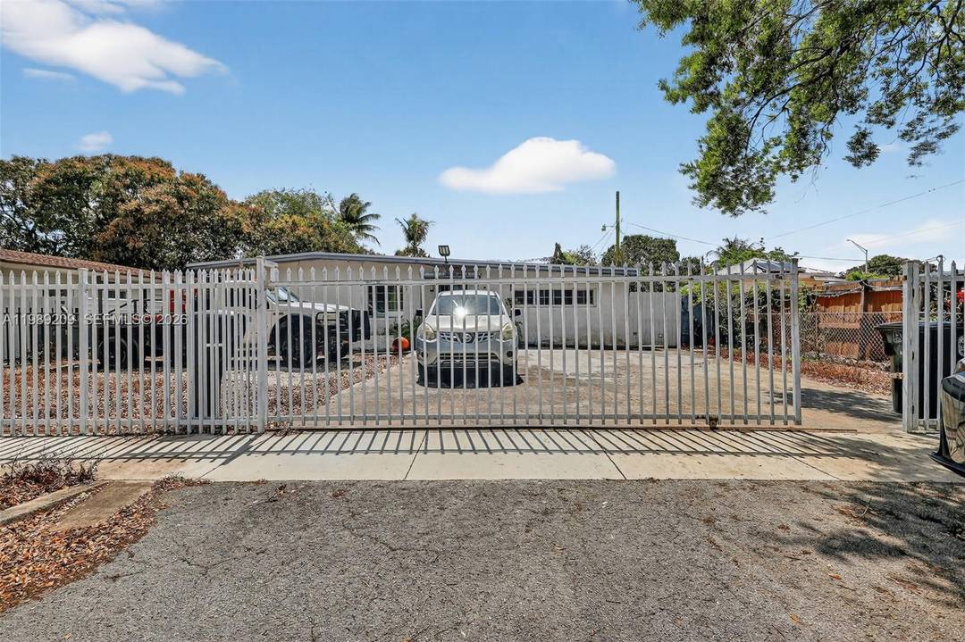 Great Opportunity to acquire this SPACIOUS home with a flexible floor plan in a well maintenance North Miami neighborhood minutes from I 95 Expw, beaches and Downtown Miami.