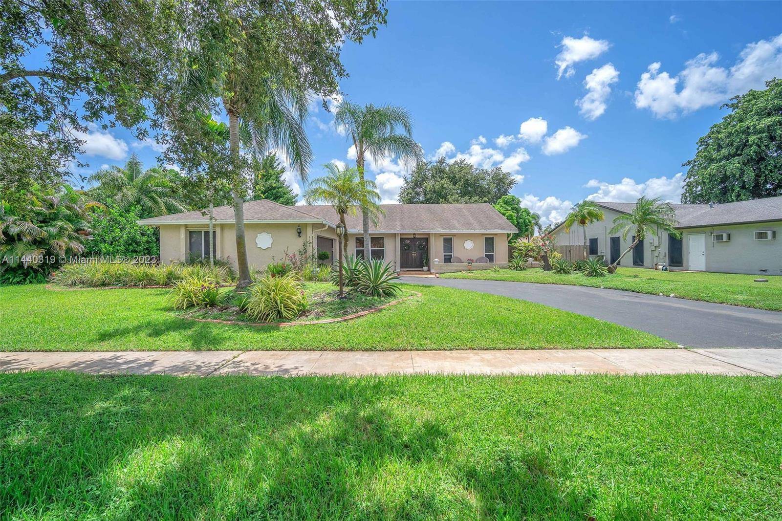 9100 NW 13th St, Plantation, FL, 33322 4 BR for sale, Residential