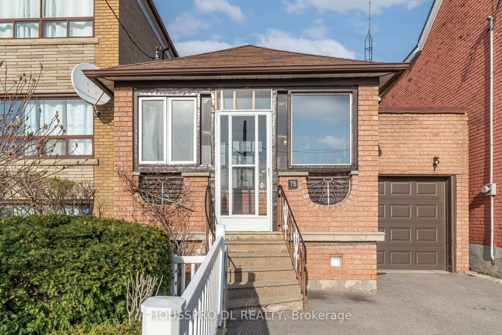 Rock Solid Detached Home In A Highly Desirable Community !