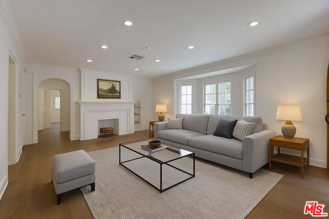 859 S Le Doux Rd 3BR Beverlywood La