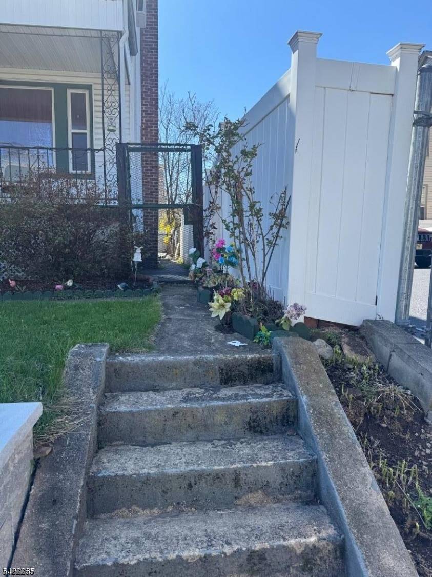 Welcome to 14 Helen PL in upper vailsburg ; Enter in to this home with a large enclosed porch to enjoy people watching while witing inside is a beautful 4BR ...