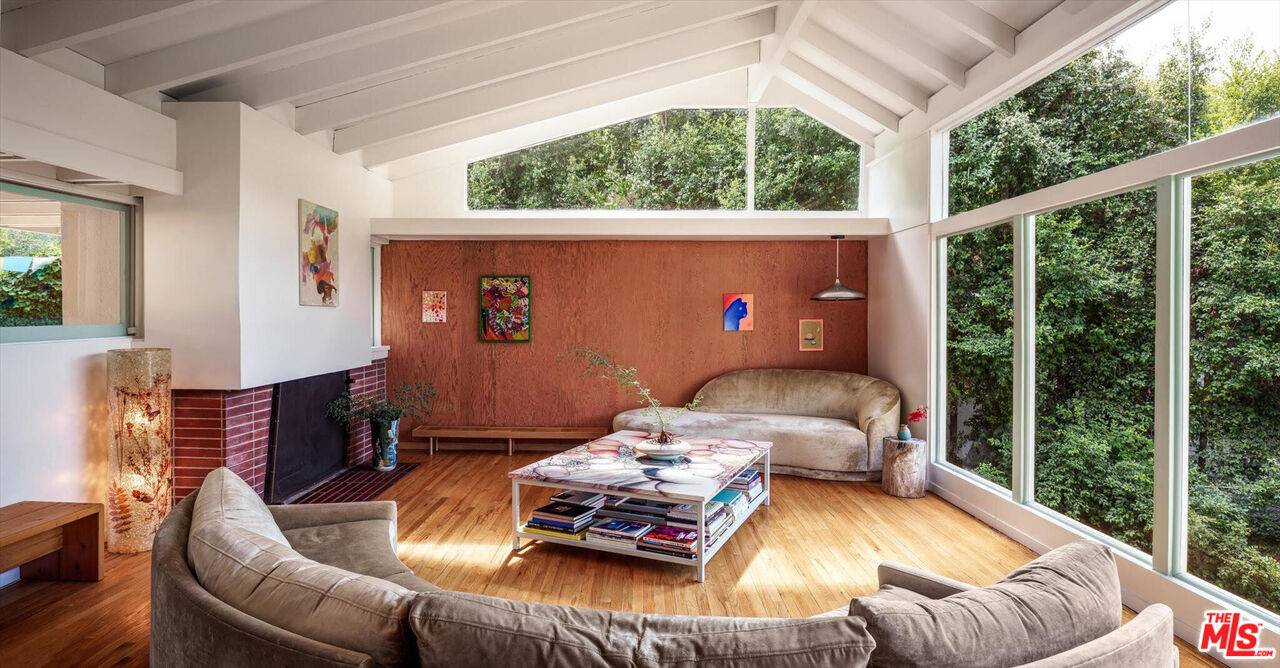 2764   Outpost Dr 4BR Hollywood Hills East La