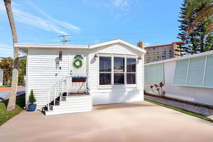 Dream Coastal Getaway with Investment Potential !