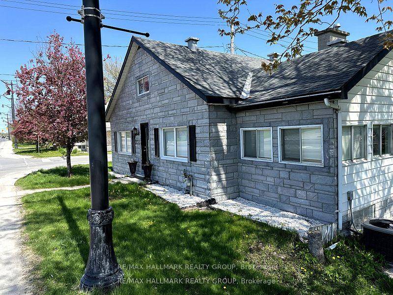 Incredible opportunity to own in the heart of Perth !