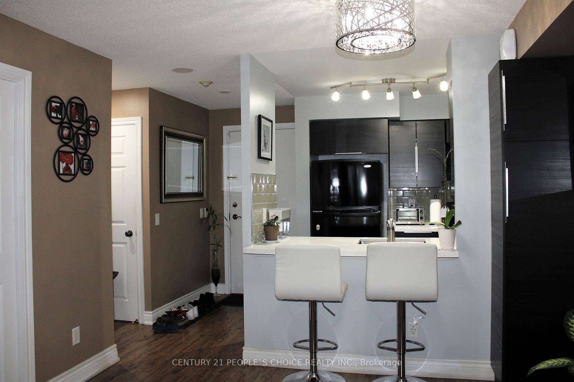 Walk into The Mansions Of Humberwood and feel that instant luxury resort vibe.