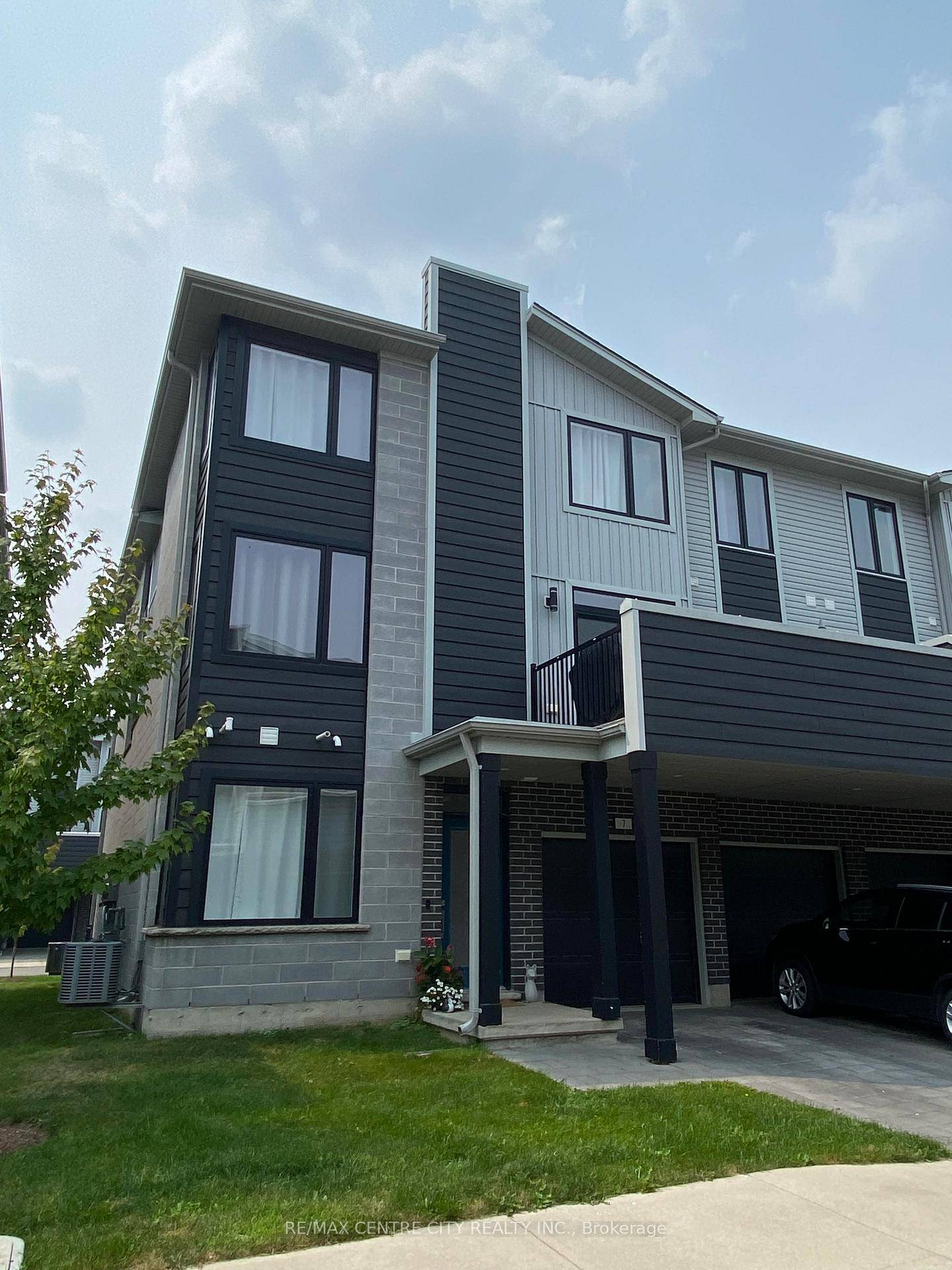 This modern 3 bedroom, 2.