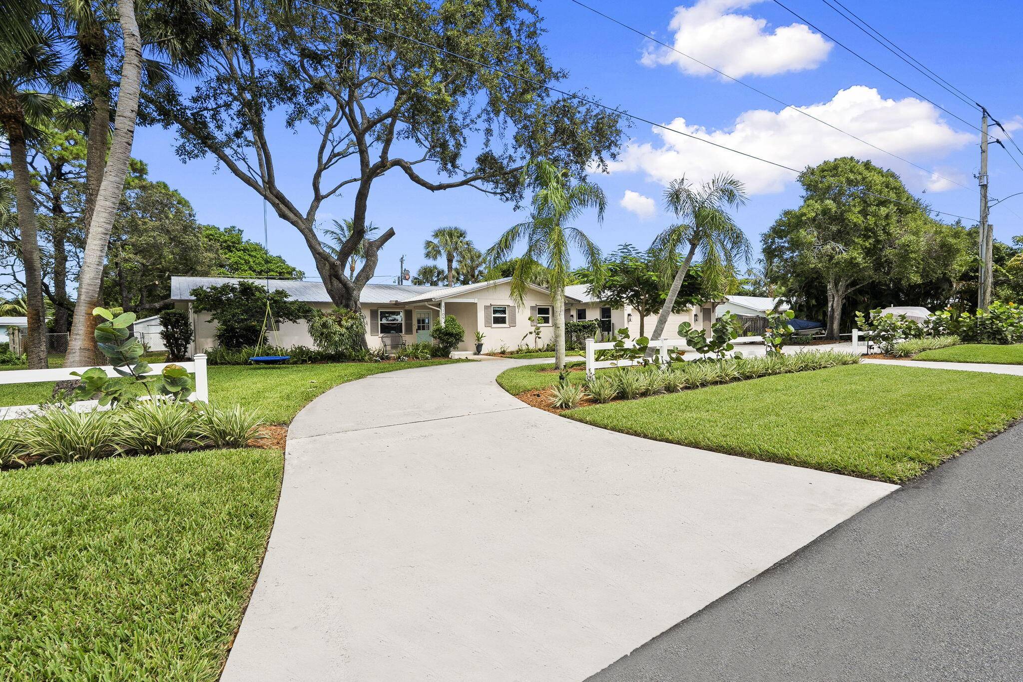 Don't miss this rare opportunity in the heart of Stuart, voted America's Happiest Seaside Town and known as the Sailfish Capital of the World.