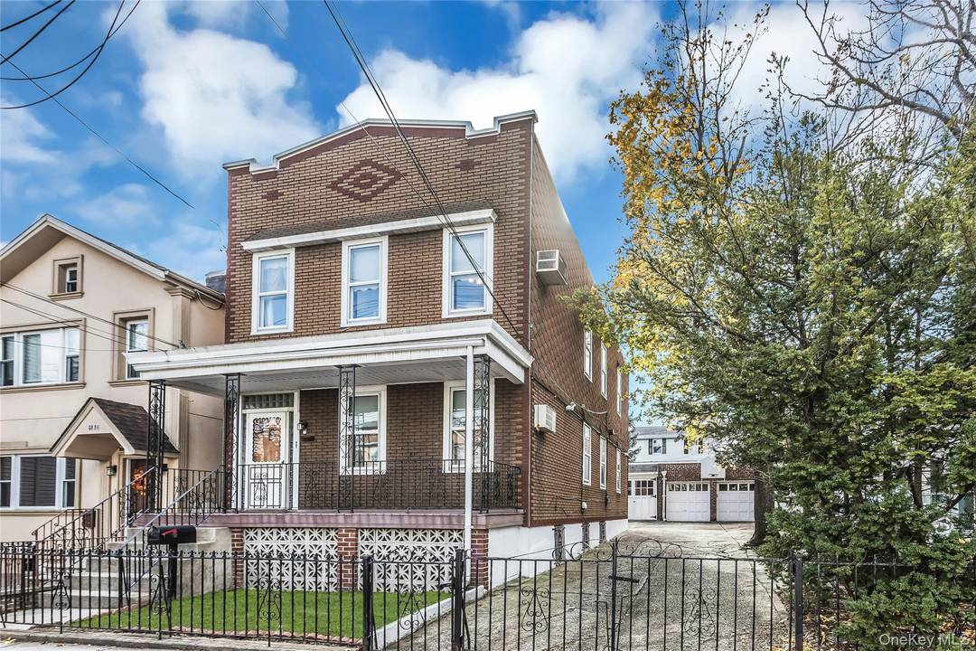 A RARE FIND IN THE HEART OF MASPETH.