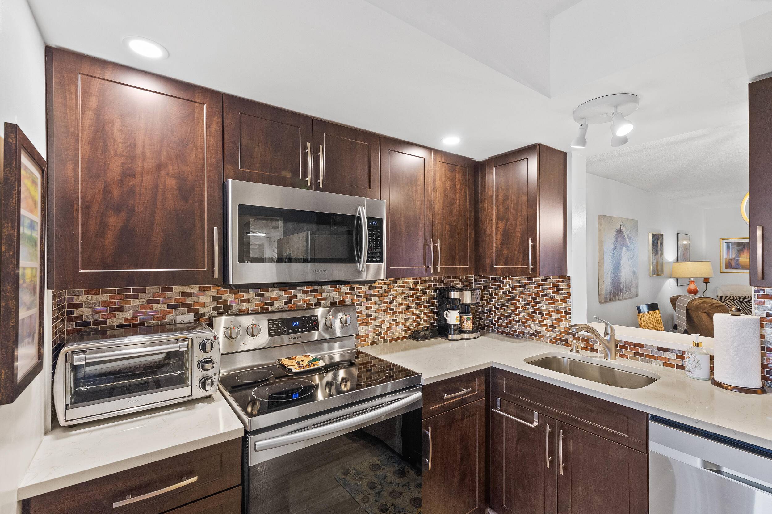 Welcome to your gorgeous 2 bedroom, 2 bathroom WATERFRONT residence in the highly sought after Villages of Oriole Bonaire 55 Community.