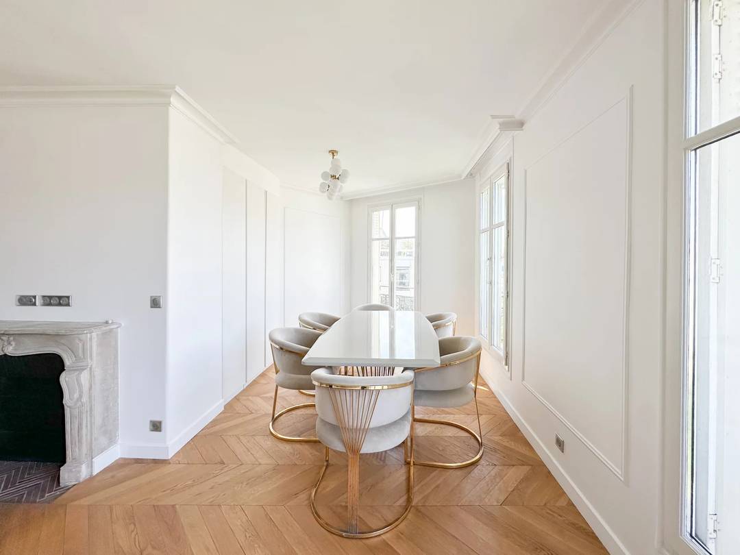 Triangle d'or - 80m2 - 6ème étage - Avenue Montaigne Paris VIII