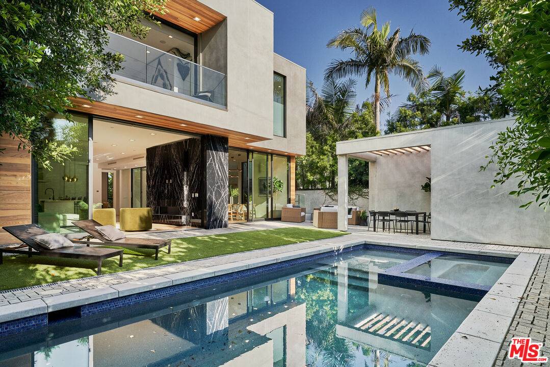 633  N CRESCENT HEIGHTS BLVD LA