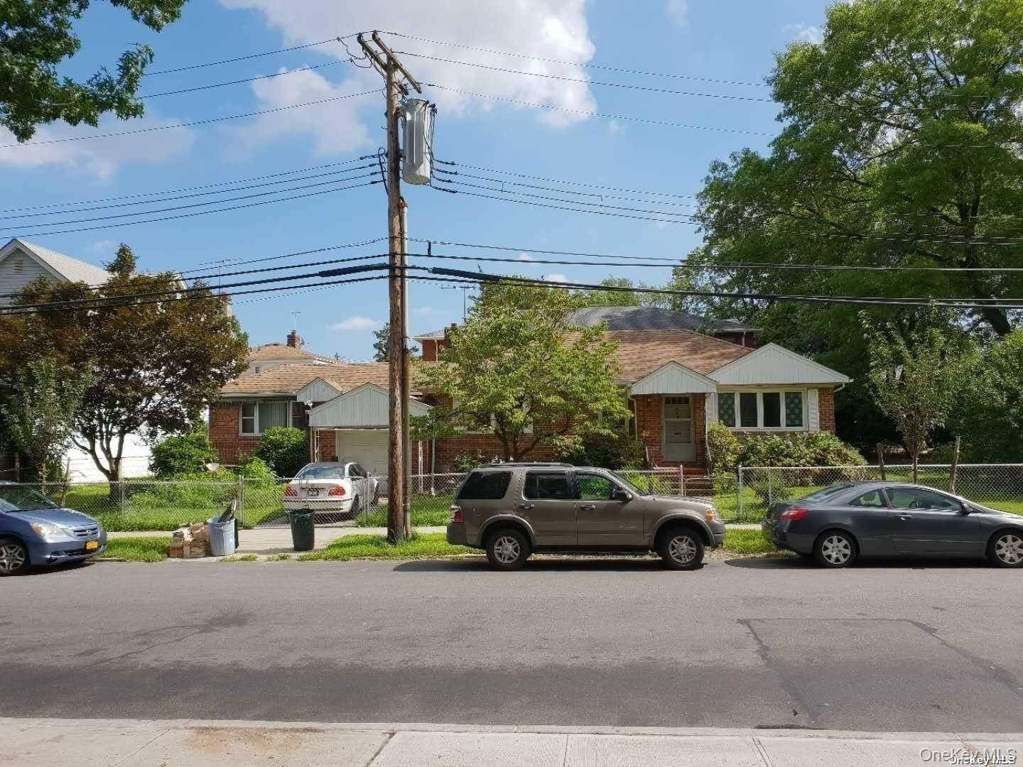 Desirable Area In North Cp, Detached Ranch Corner House, Facing MacNeil Park, Mother amp ; Daughter Layout With Full Finished Basement, lately renovated amp ; upgraded ; On A Lot ...