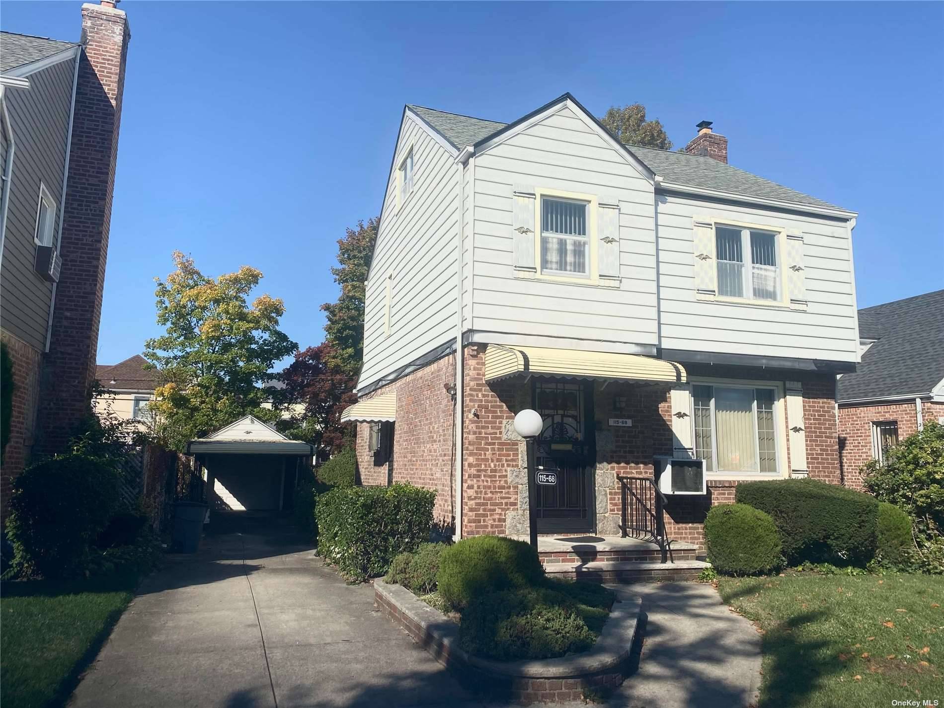 House For Rent 1 Family 3 bedrooms, living room, dining room, kitchen 3 Bedrooms, full Bathroom basement for storage.