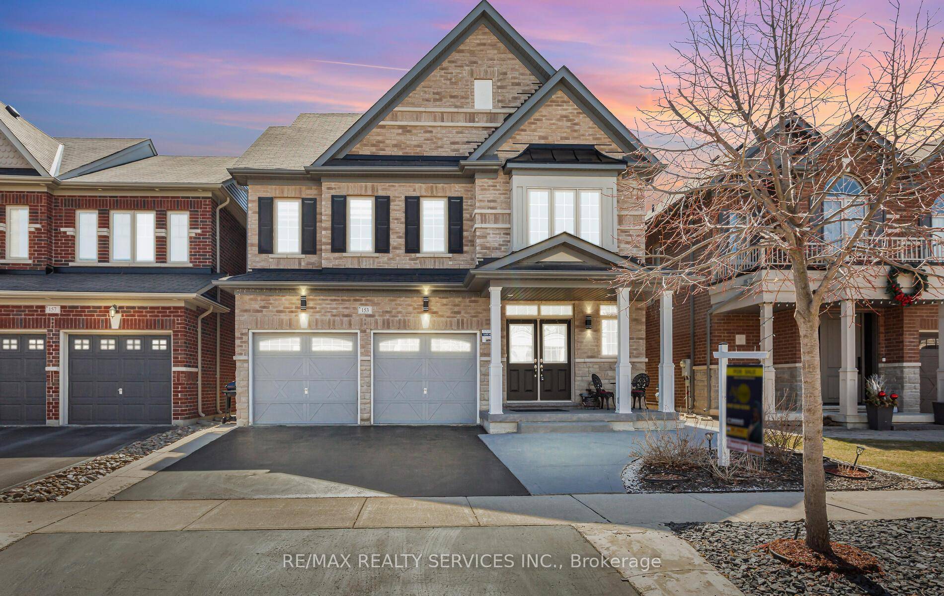 Luxury at its best in this perfect family home in Kleinburg !