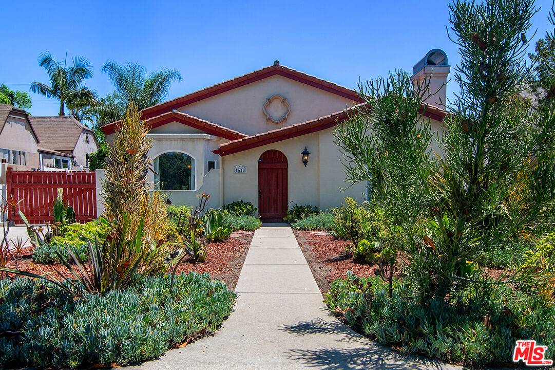1610 S Shenandoah St 3BR Beverlywood La
