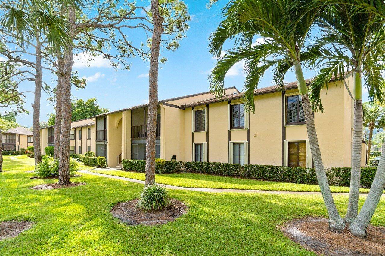 ADULT 55, Amazing Lake View corner unit.