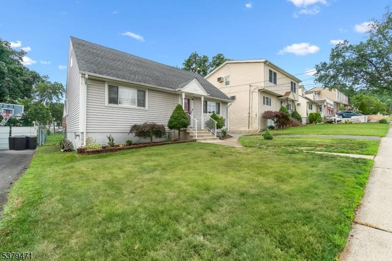 Welcome to this charming 4 bedroom, 1 bath single family home in Paterson's desirable Hillcrest neighborhood.