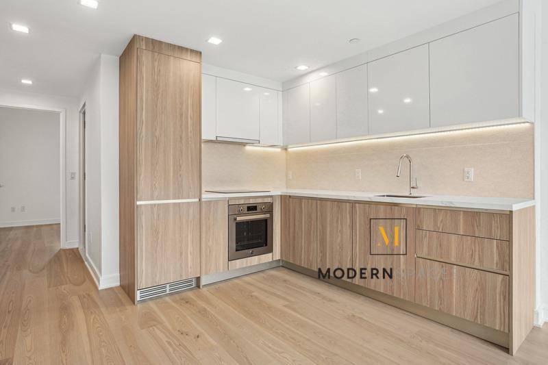 Available for immediate move in Be the very first tenant to live in this stunning brand new 1BR 1BA at Noble LIC, a luxurious new condominium in prime location Long ...