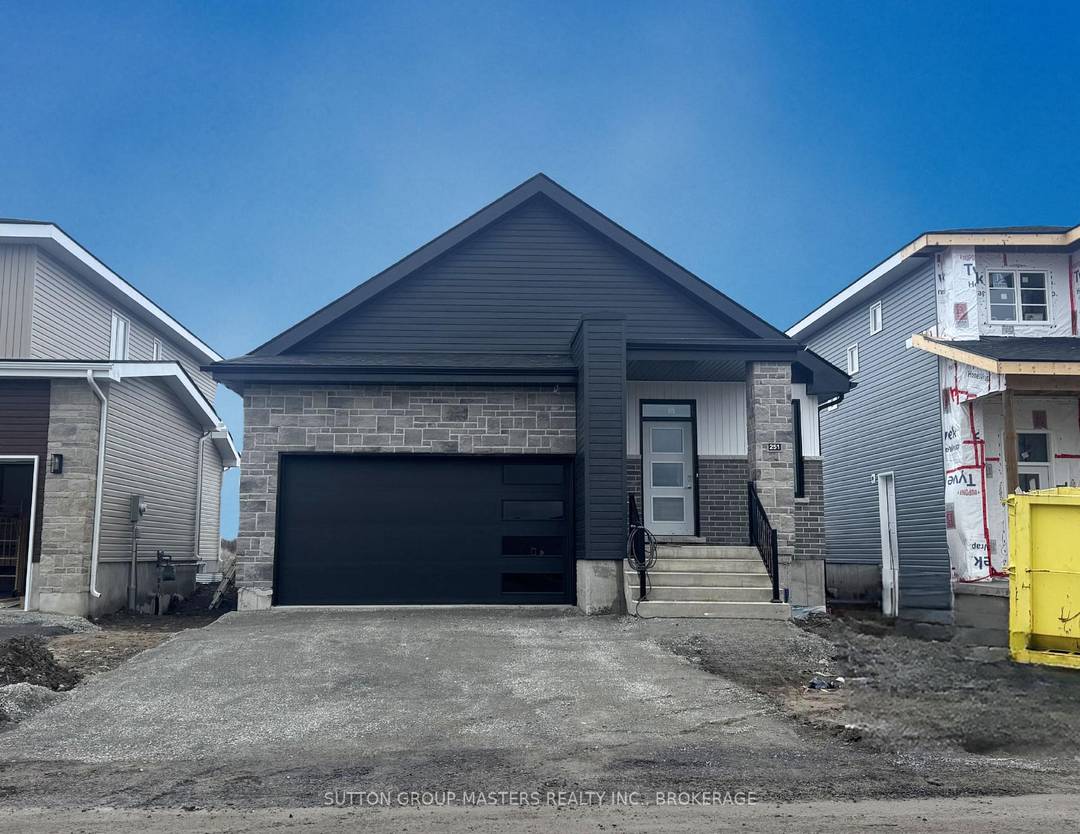 Take Advantage of the 13 HST Rebate Reflected in the listing price Welcome to 251 Pratt Drive in Amherstview, Ontario.