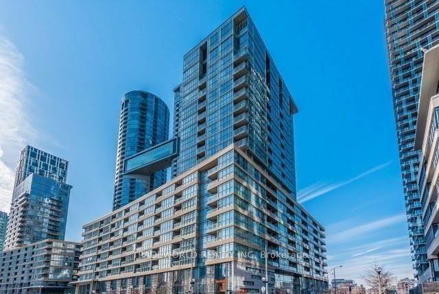 Deluxe Cityplace Parade Condos 2 Bdrms Study 928 Sq.