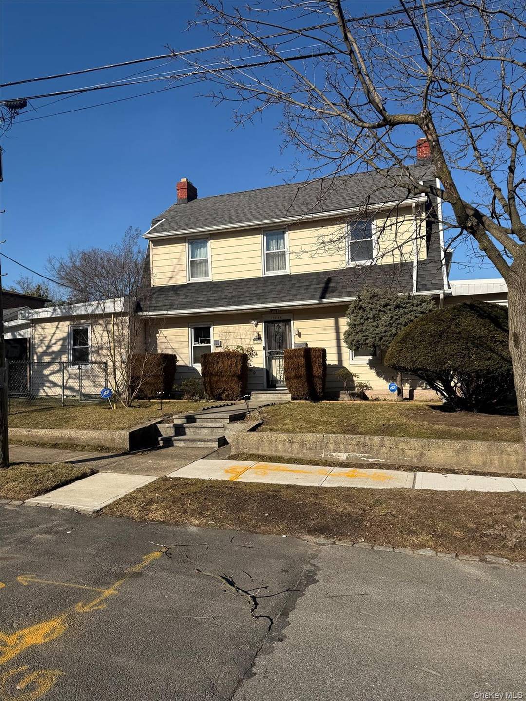 Investor s Dream on a Prime Corner Lot !