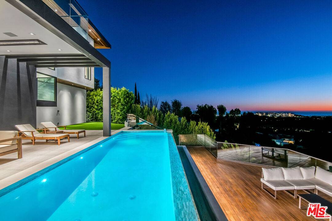 1201   Linda Flora Dr Bel Air LA