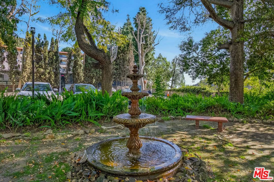 2700   Cahuenga Blvd 2BR Hollywood Hills East La