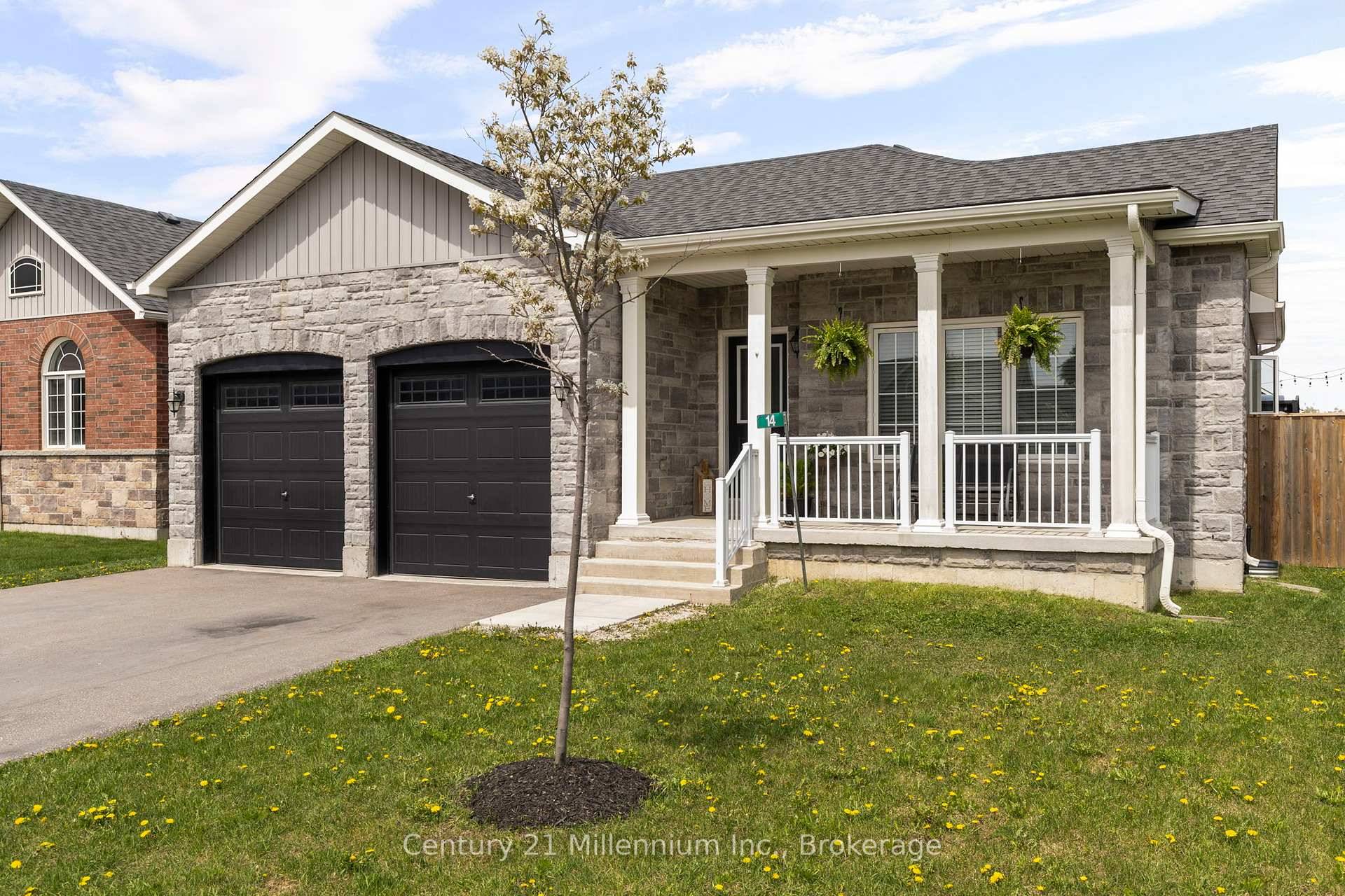 Step into this stunning raised bungalow in the charming town of Elmvale !