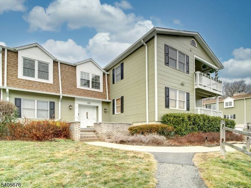 Welcome home to this sun filled second floor 1 bedroom, 1 bath condo offering serene waterfront views.