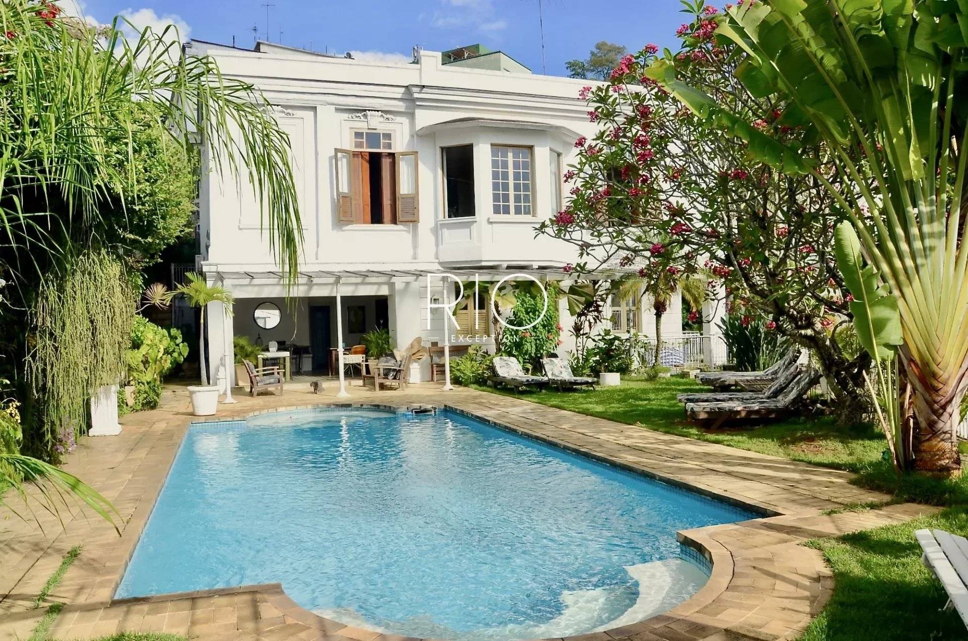SANTA TERESA - Boutique Hotel in an exceptional colonial house - 7 luxurious suites - Tropical garden with swimming pool and sea view !