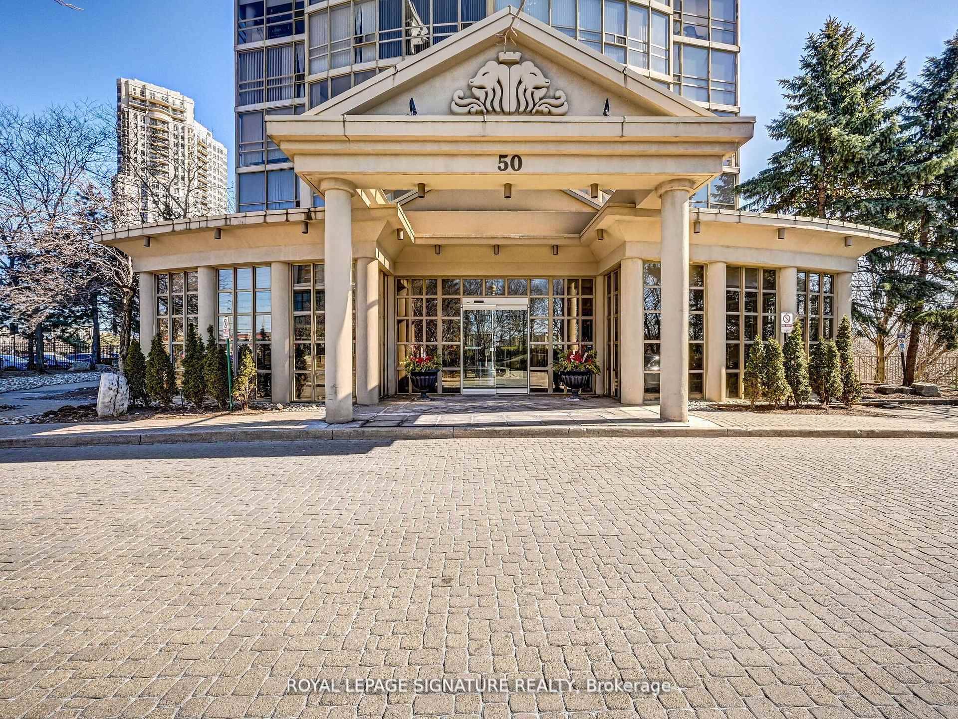 This one bedroom, one bathroom condo is located in the a highly sought after area in Mississauga, The spacious one bedroom one bathroom condo has an open concept living room ...