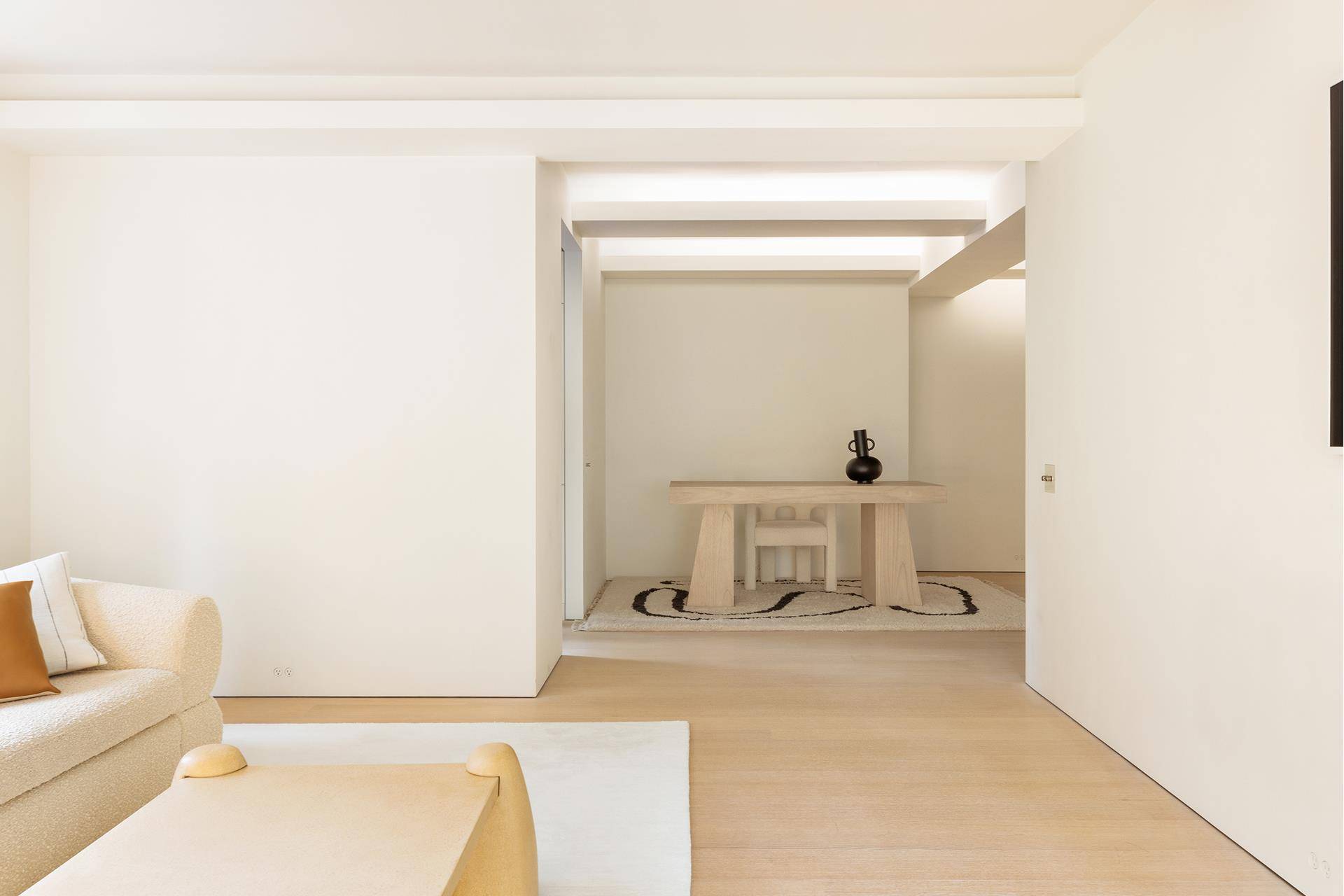 Sophistication and style from every angle Welcome to your renovated Scandinavian inspired home !