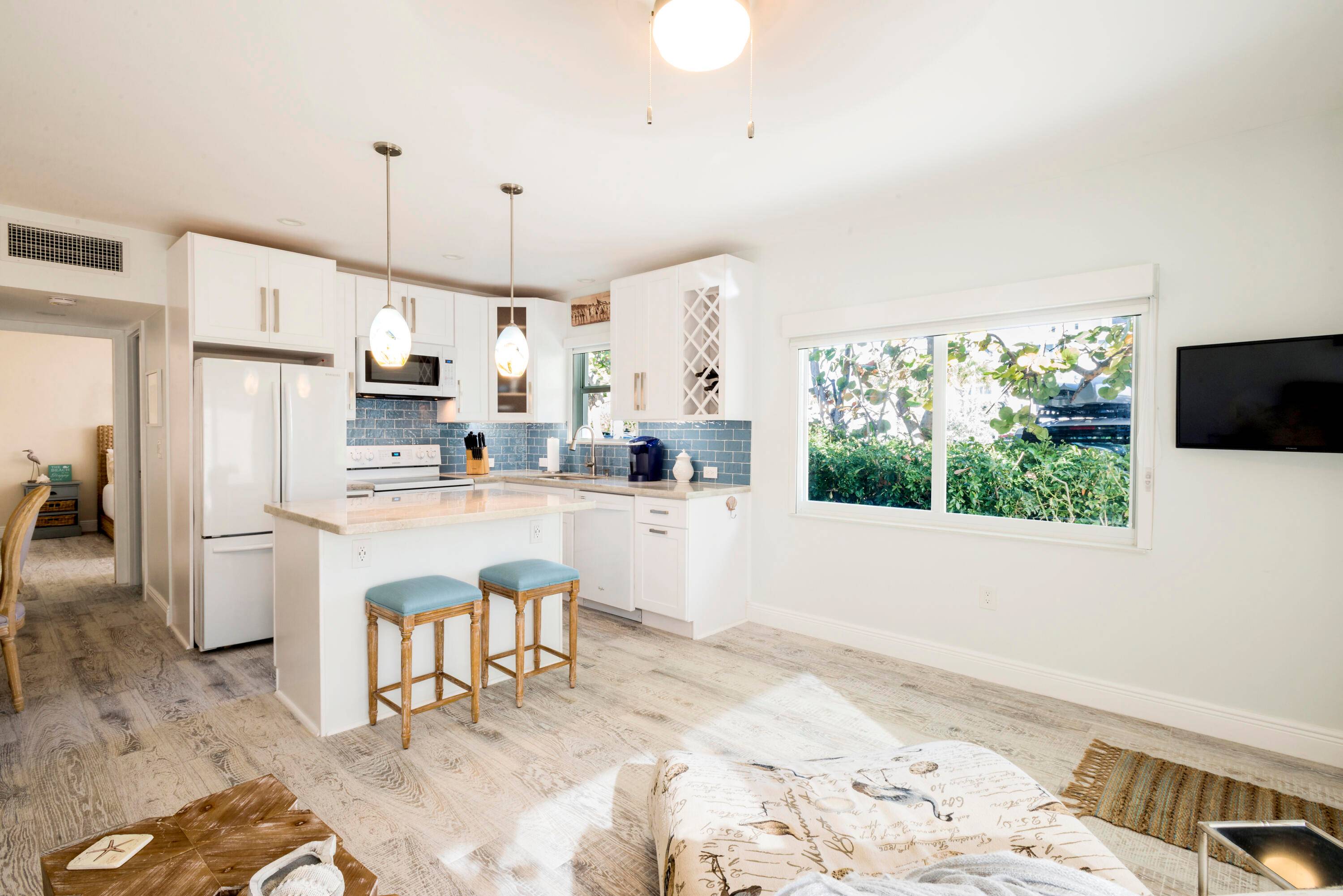 Perfect 1 bedroom for a quick getaway or short term stay.