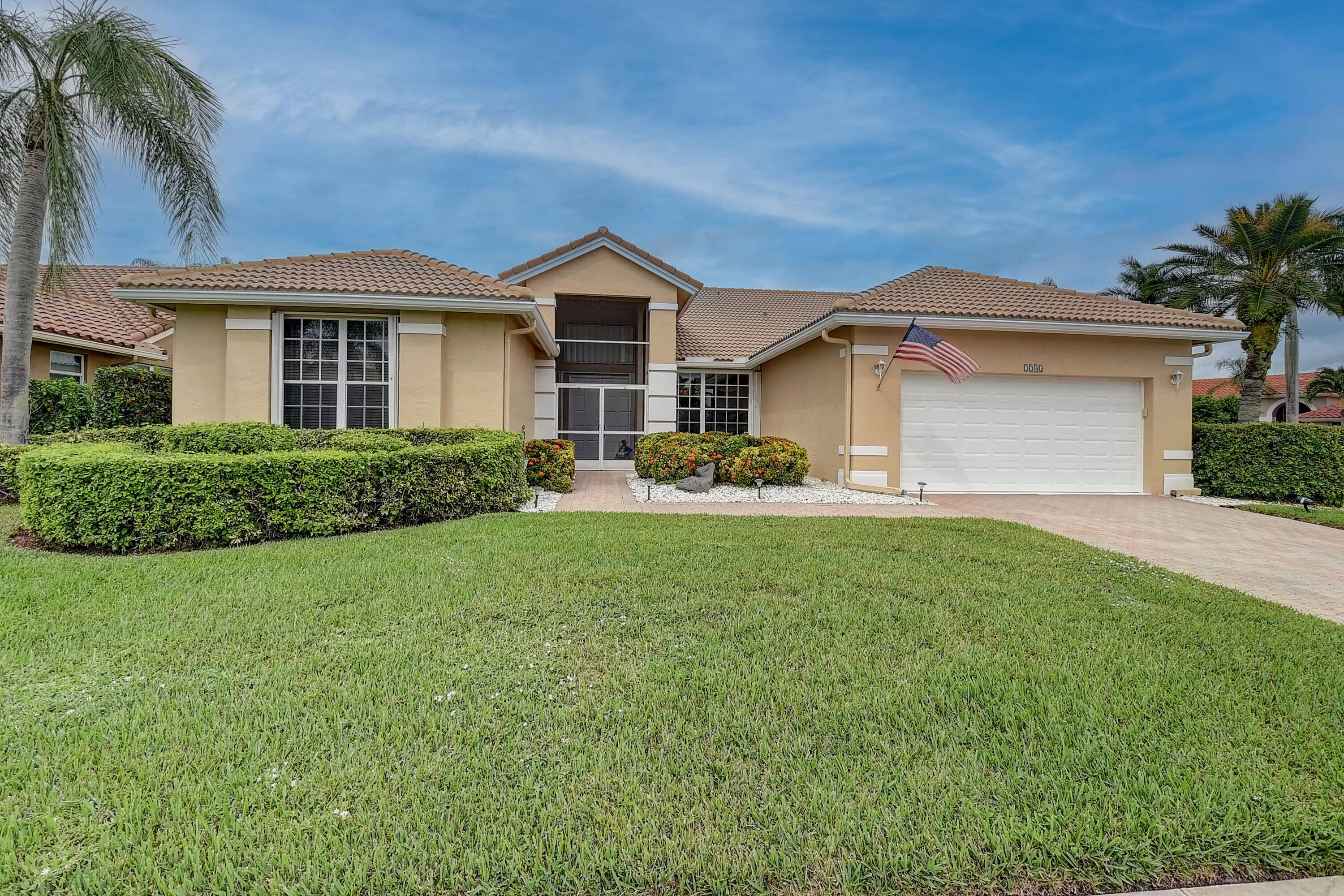 BEST DEAL IN ABERDEEN ESTATES LOCATED IN POPULAR ABERDEEN COUNTRY CLUB, 24 HOUR MANNED GATED COMMUNITY.