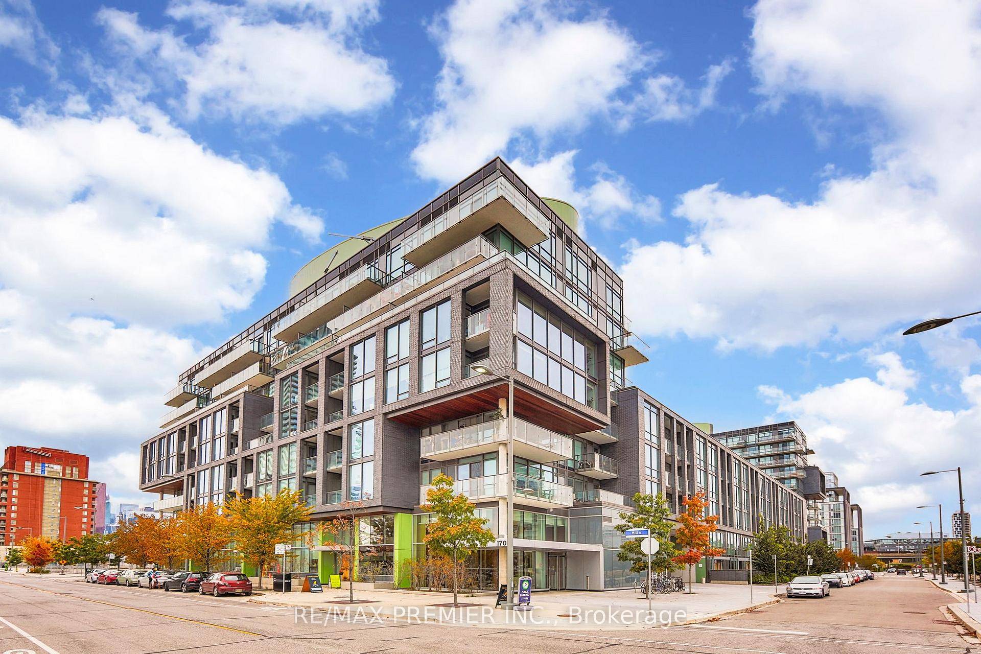 Wow ! Excellent Opportunity To Rent In This beautiful Unit In Renowned Waterfront Community Of Trendy Canary District.