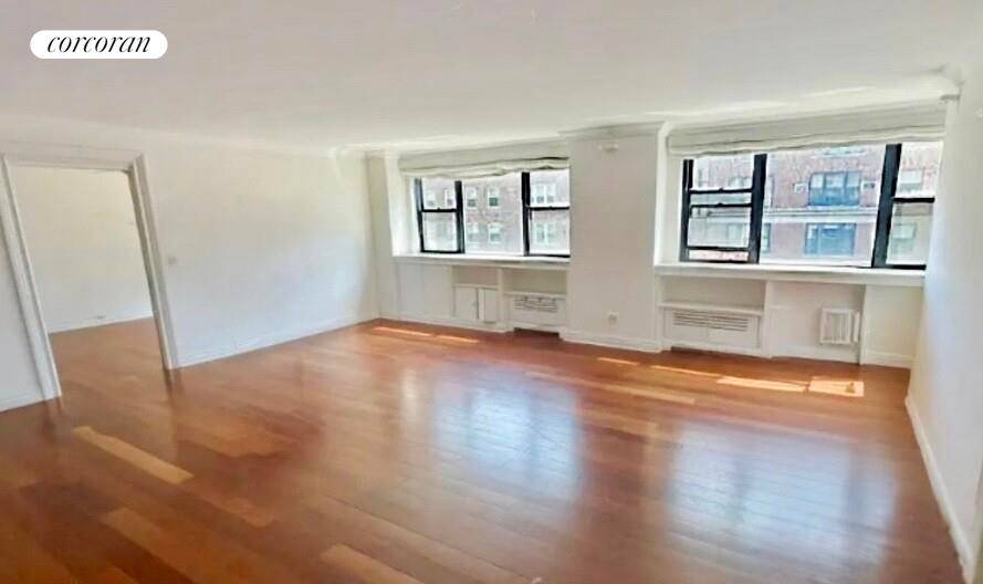 Welcome to 315 East 72nd Street, a distinguished residence nestled in the heart of New York City's Upper East Side.
