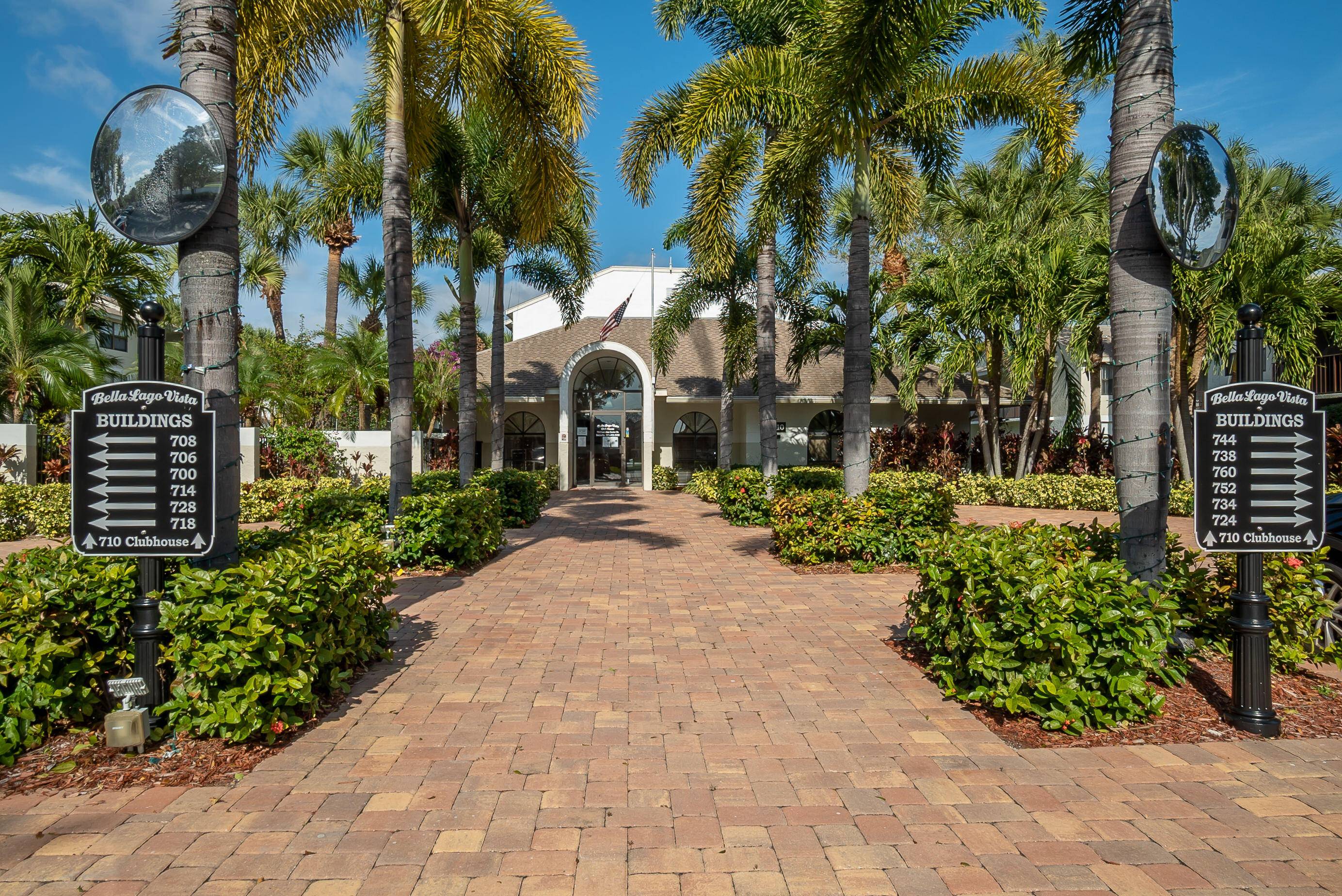 This charming 1 bed, 1 bath condo in WPB, offers resort style amenities including a fitness center, pool, and hot tub.