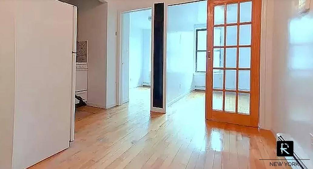 This is a leasebreak 2 BR in the Lower East Side.