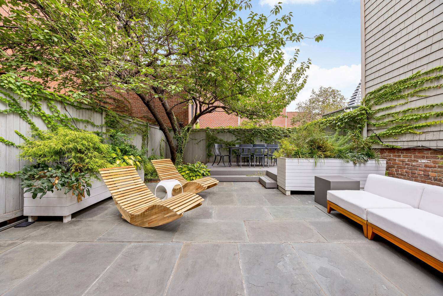 22 Foot Wide Single Family Townhouse in Historic Brooklyn Heights Once part of the Middagh family farm in North Brooklyn Heights, this early 1800s Federal style clapboard townhouse stands as ...