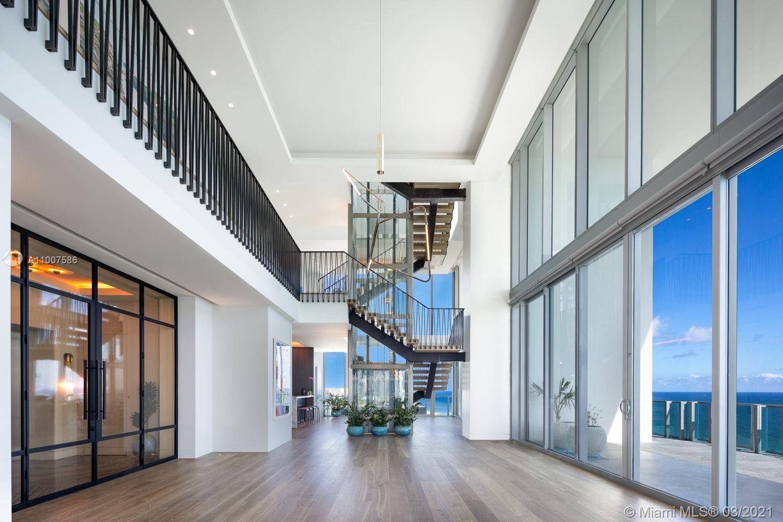 The PH at L'Atelier exclusively designed by Holly Hunt is the crown jewel of this oceanfront boutique building.