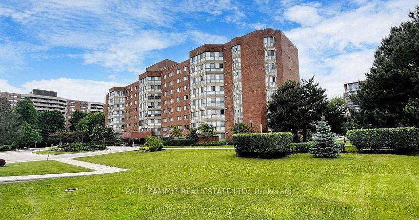Beautiful Bright South West Corner Unit, Approx 1583 SqFt, 3 Bedrooms, 2 Renovated Bathrooms, Renovated Eat in Kitchen with Granite Counters, Stainless Steel Appliances and Pot Lights, Large Living, Dining ...