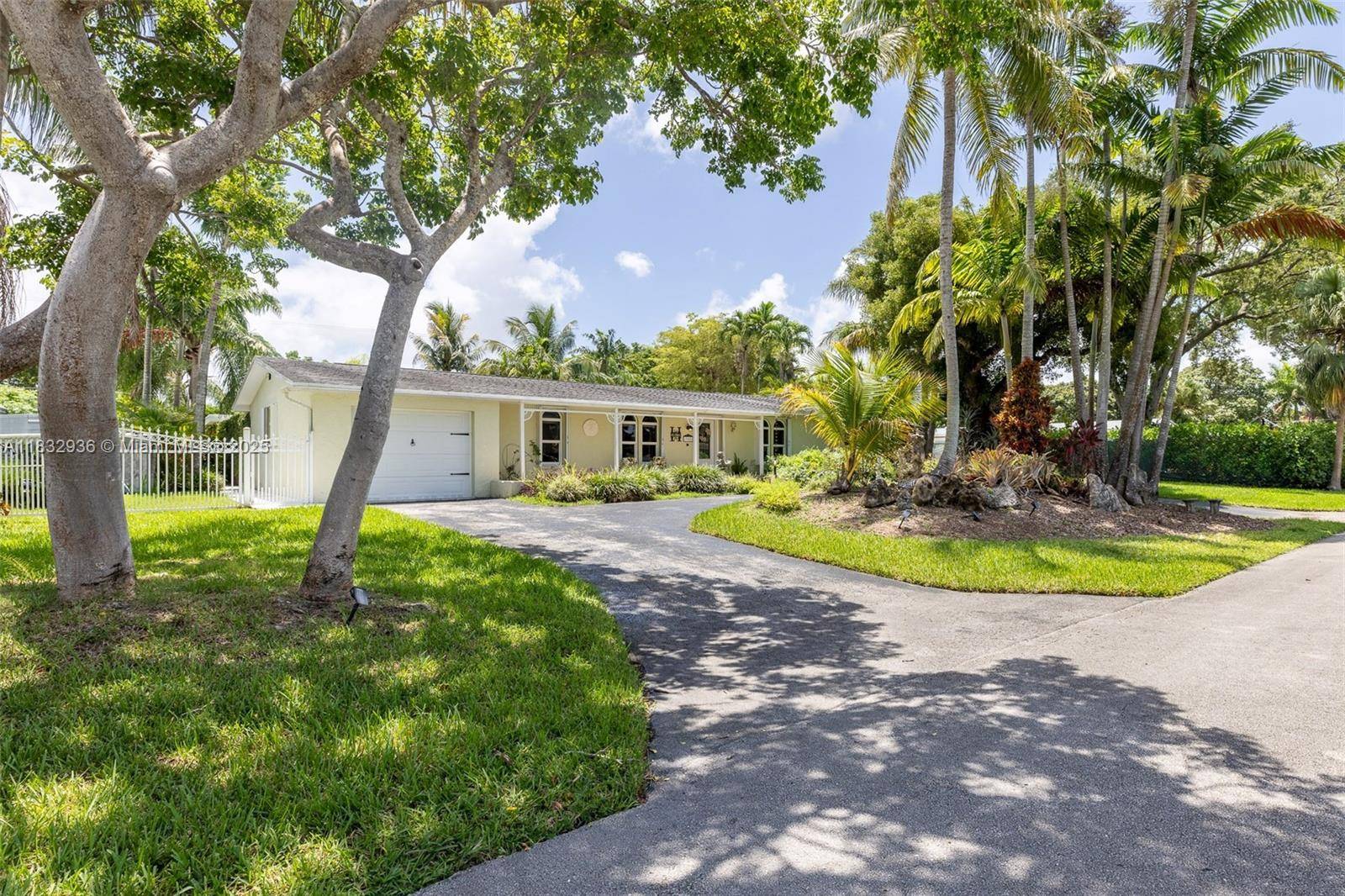 This spacious 2, 645 total sq ft home boasts a 4 BD 3 BA layout on a sprawling 17, 400 sq ft lot.