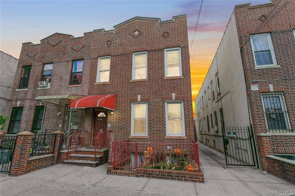 Large Legal Four Family in prime location of North Corona with low annual Real Estate Tax.