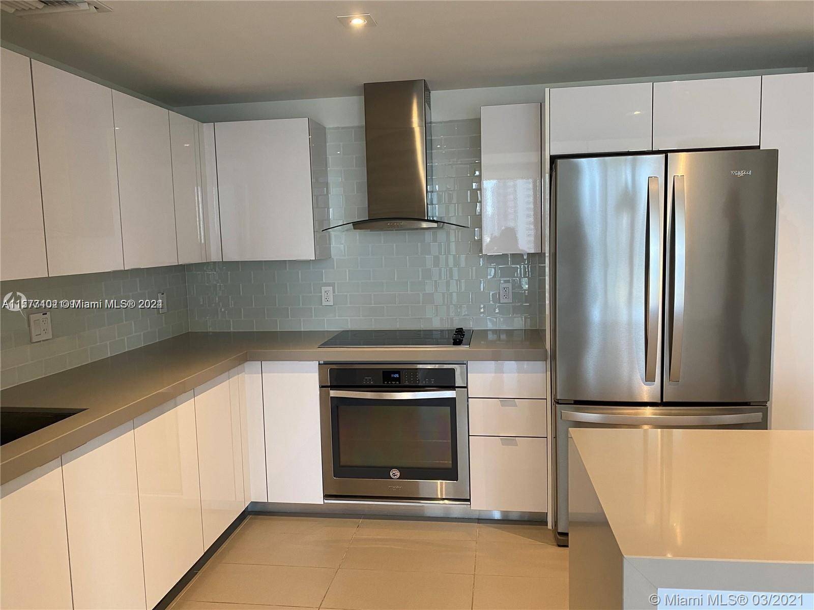 Stunning Modern Corner Unit Spacious 2BR 2BA with Panoramic City Views.