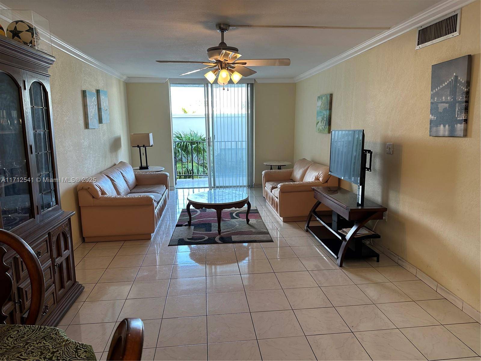 Assigned gated parking. One block from Ocean Drive, and Beach, Walking distance to Shopping, Restaurants, Minutes away from Flamingo Park, Espan ola Way amp ; Lincoln Rd Mall.