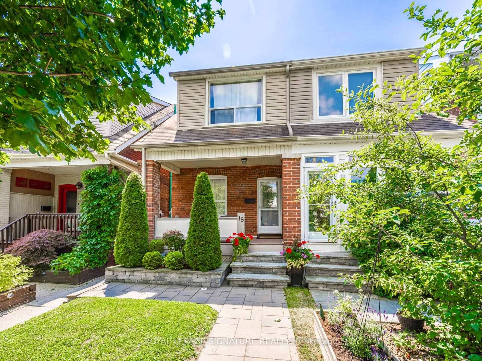 East York Gem ! This beautiful 3 Bed, 1 Bath Semi will not disappoint.