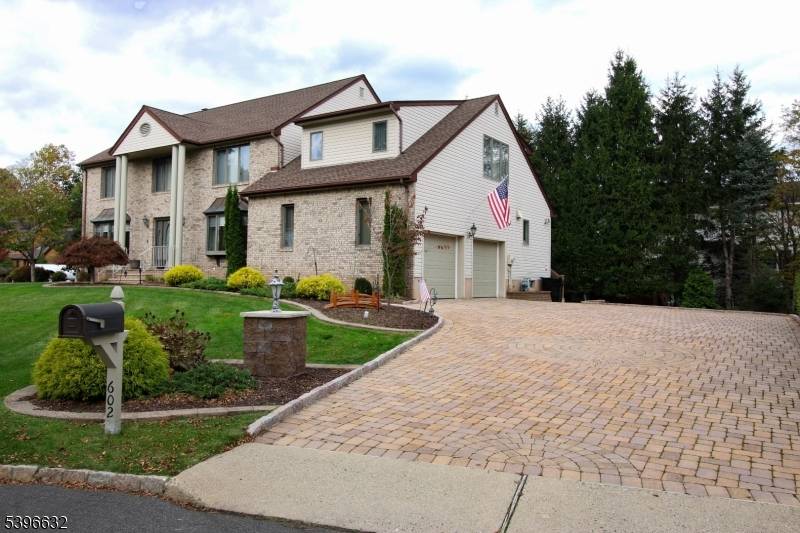 Welcome to this beautifully maintained 5 bedroom, 3.