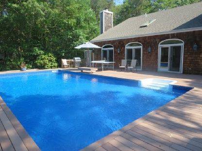 Amazing 5 Bedroom Wainscott Home