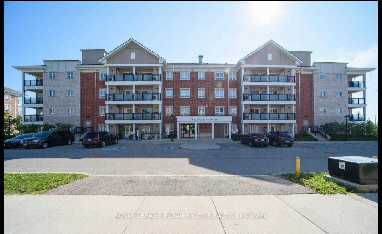 Beautifully Maintained 2 Bed, 2 Bath Corner Unit Condo Apartment Available For Lease In The Heart of Mount Pleasant Village !